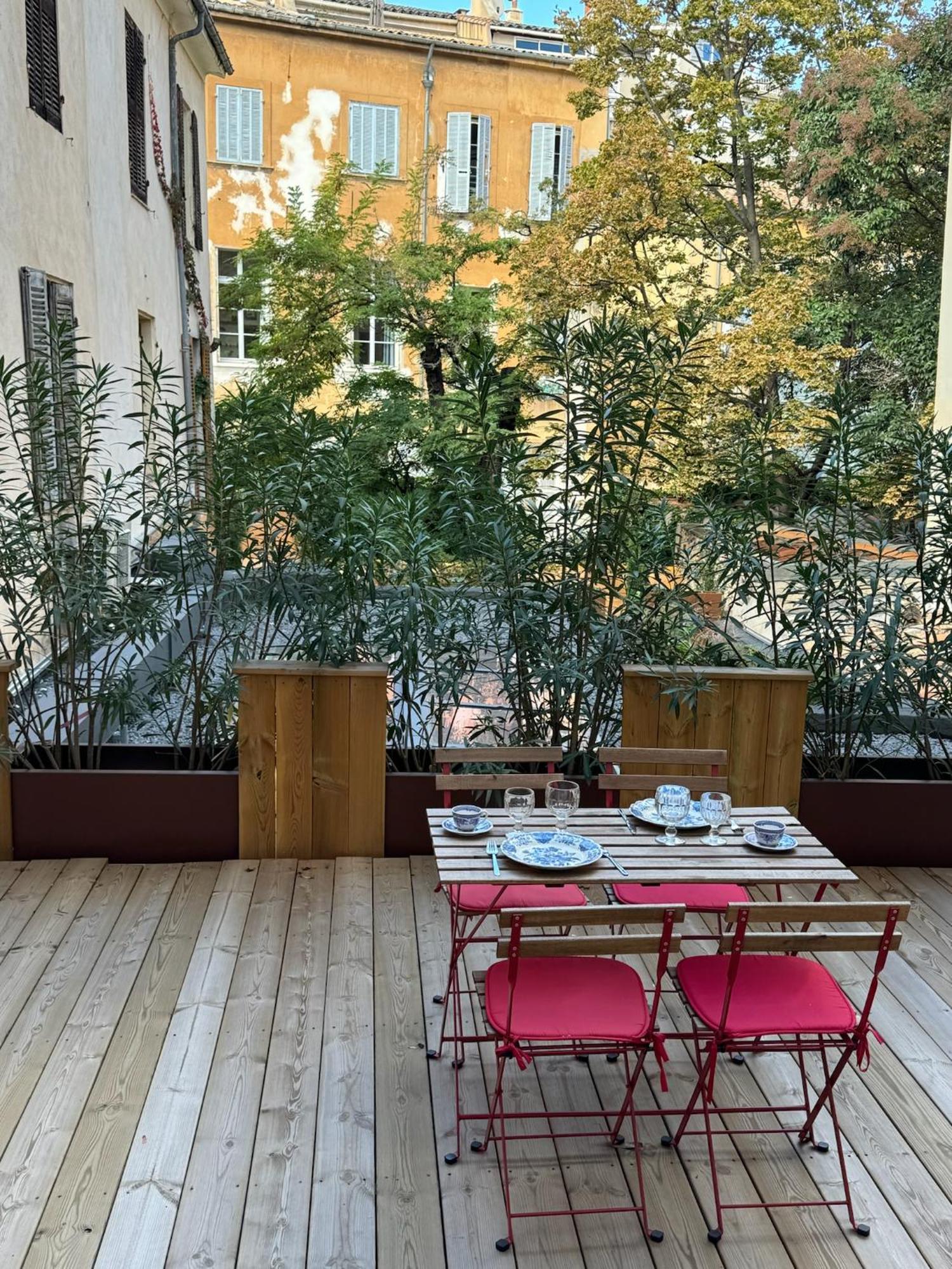 Les Suites Du Cours & Spa Aix-en-Provence Exteriör bild